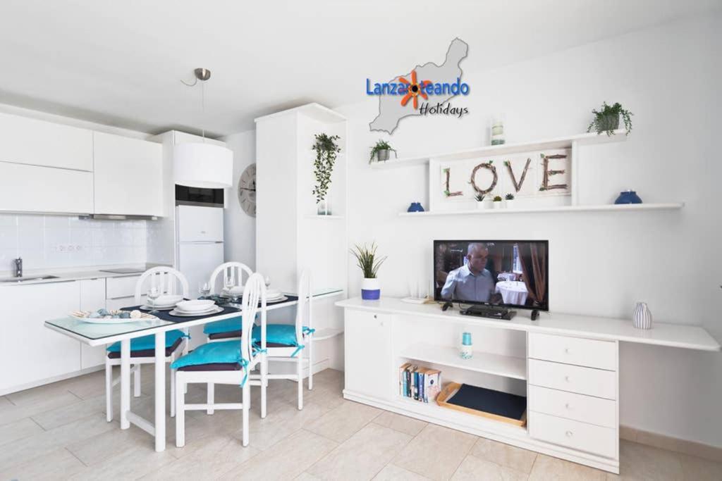 Vivienda Vacacional Ocean Pearl Costa Teguise Bagian luar foto