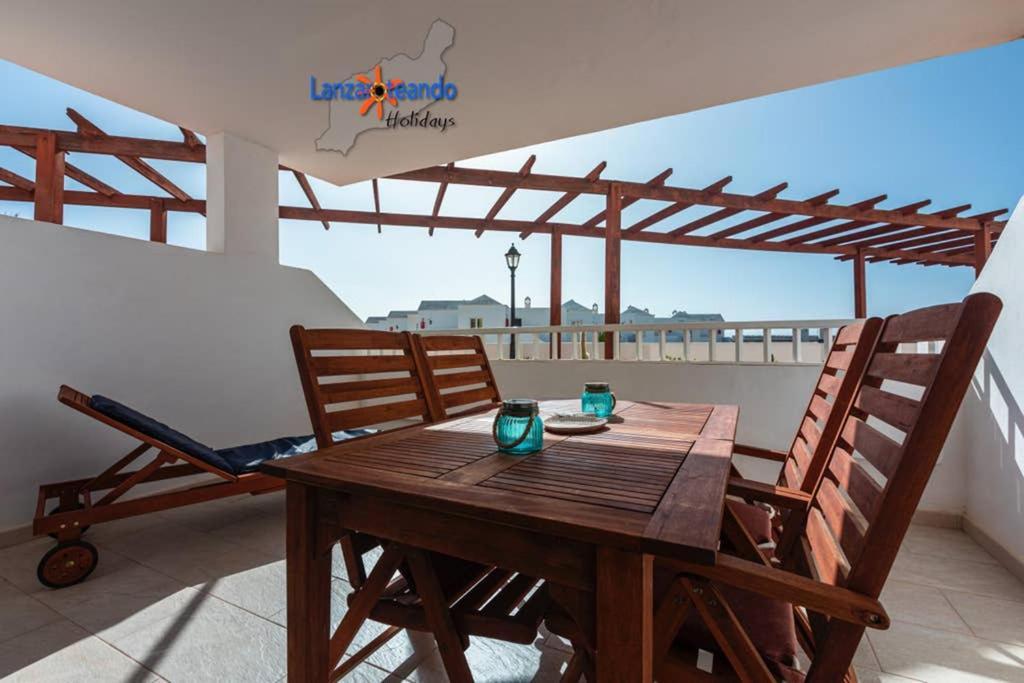 Vivienda Vacacional Ocean Pearl Costa Teguise Bagian luar foto